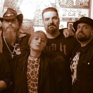 SKI'S COUNTRY TRASH
