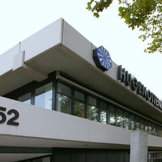 Hugenottenhalle