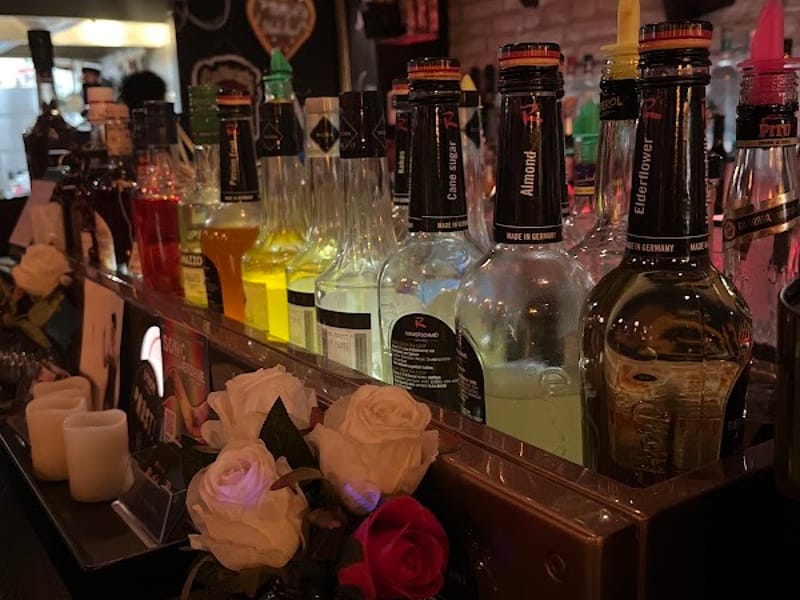 Betty's Black Pearl Bar
