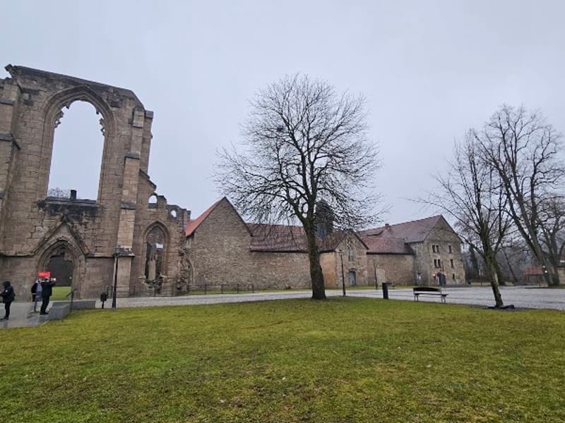 Klostervorplatz